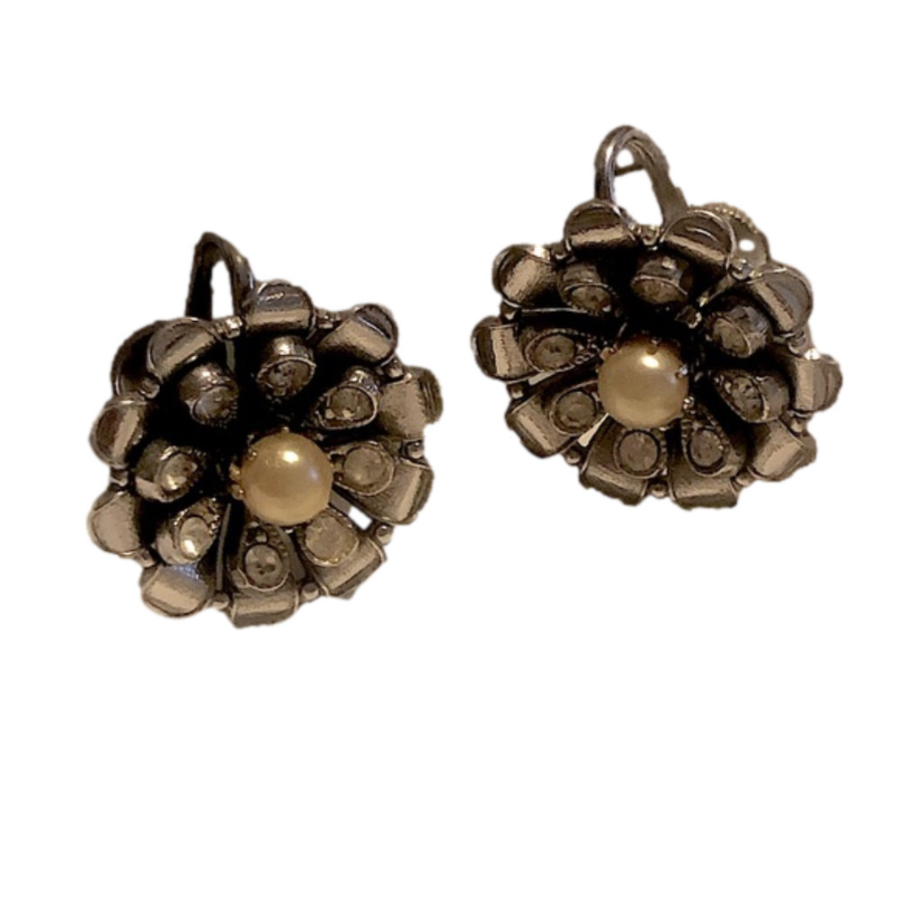 Vtg Coro Flower Faux Pearl Accent Screw Clip On Earrings Signed .8”